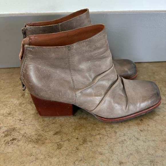 Kork-Ease Distressed Leather Boots Size 7.5M - Picture 8 of 13